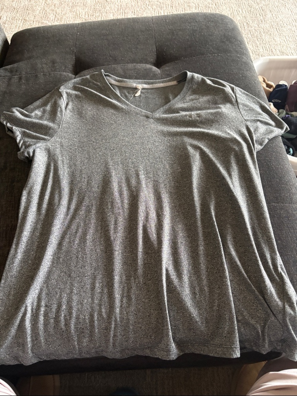 Under Armour Women's Heather Gray V-Neck Short Sleeve Tee